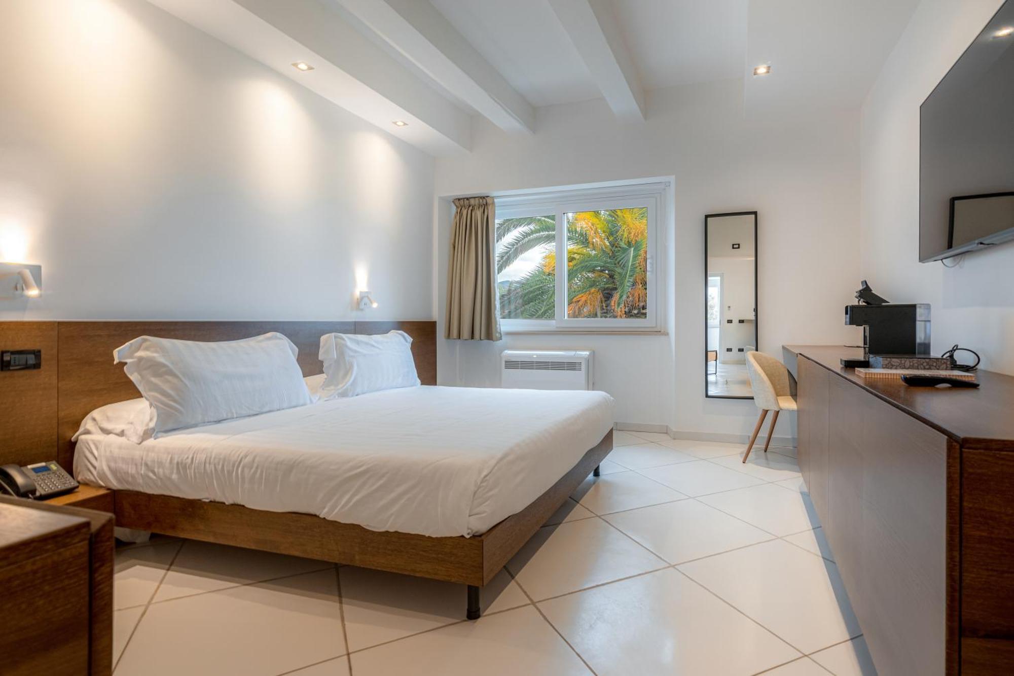 Casabianca Resort Фонді Номер фото