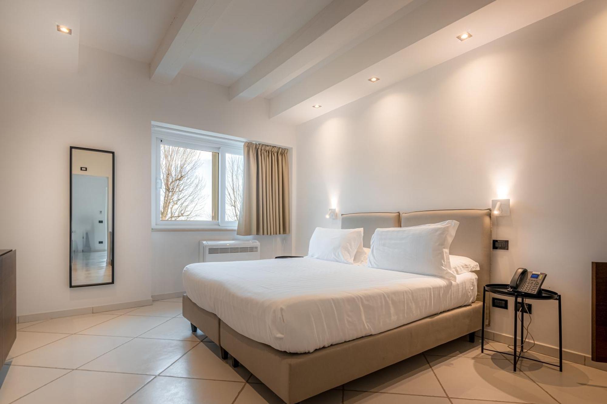 Casabianca Resort Фонді Номер фото
